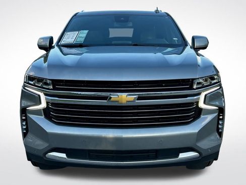 Used 2023 Chevrolet Suburban LT image 2
