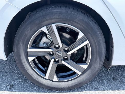 Used 2025 Nissan Sentra SV FWD image 33