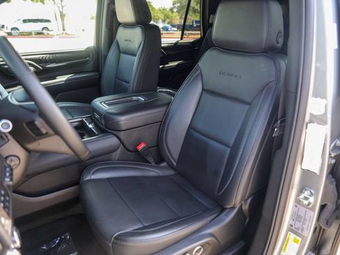 Used 2024 GMC Yukon Denali AWD/4WD image 10