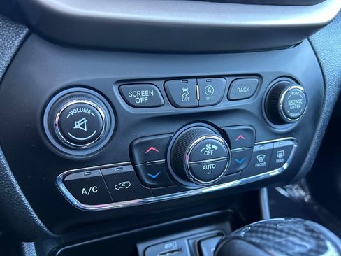 Used 2016 Jeep Cherokee Limited AWD/4WD image 33