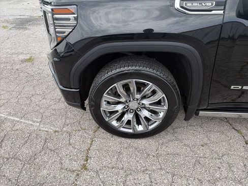 Used 2025 GMC Sierra 1500 Denali w/ Denali Reserve Package AWD/4WD image 11