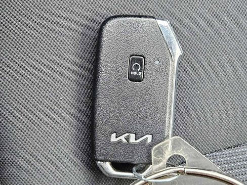 Used 2023 Kia K5 LXS image 34