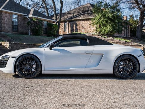 Used 2015 Audi R8 V8 w/ Full Leather Package image 17