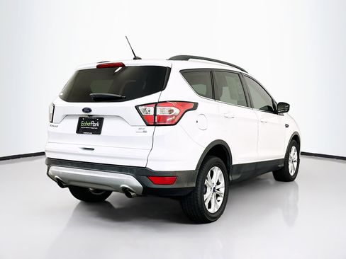 Used 2018 Ford Escape SE image 9
