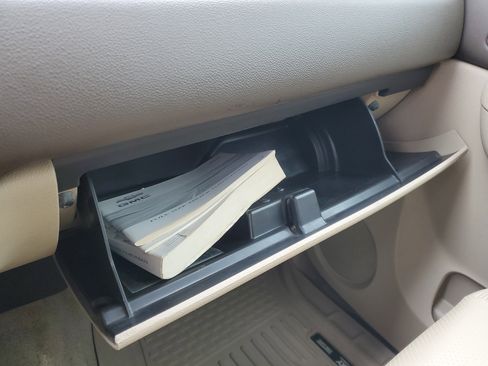 Used 2011 Chevrolet Suburban LTZ image 27