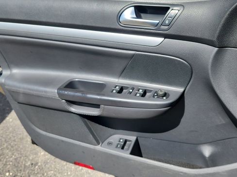 Used 2009 Volkswagen Jetta SE FWD image 7