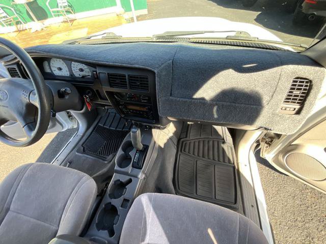 Used 2001 Toyota Tacoma PreRunner RWD image 16