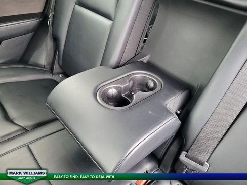 Used 2022 Tesla Model Y Long Range image 15