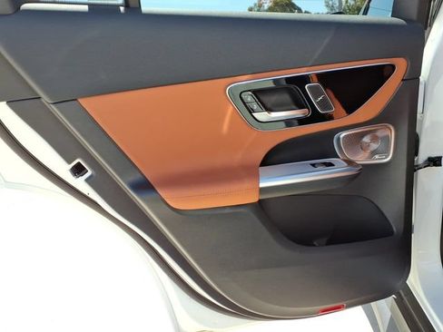 New 2027 Mercedes-Benz GLC 350e 4MATIC image 17