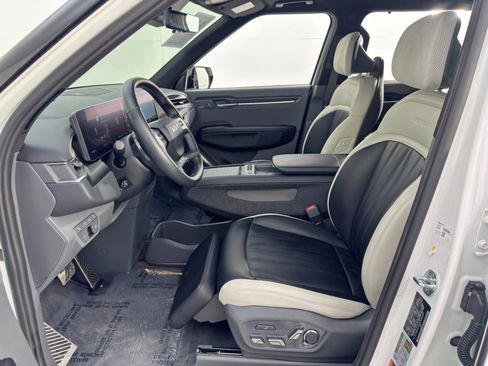 Used 2024 Kia EV9 GT-Line image 17