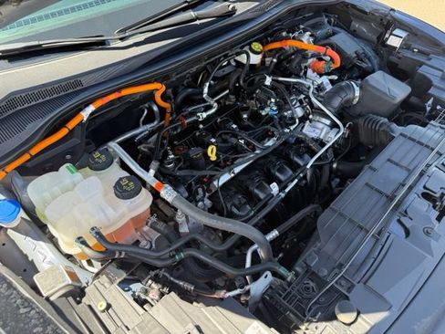 Certified 2024 Ford Escape Platinum w/ Premium Technology Package AWD/4WD image 42