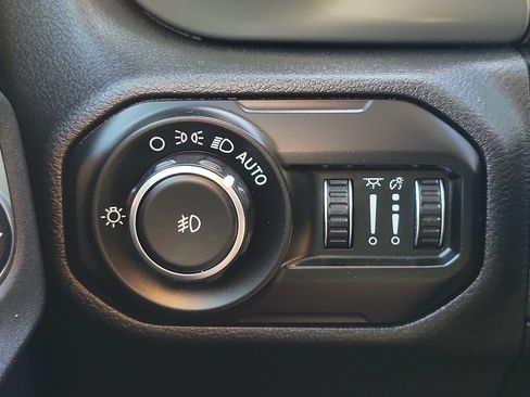 Used 2021 Jeep Wrangler Unlimited Sport AWD/4WD image 24