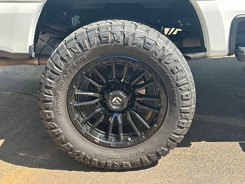 Used 2023 Ford F250 Platinum w/ FX4 Off-Road Package AWD/4WD image 20