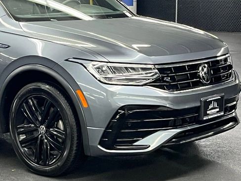 Used 2022 Volkswagen Tiguan SE R-Line AWD/4WD image 42