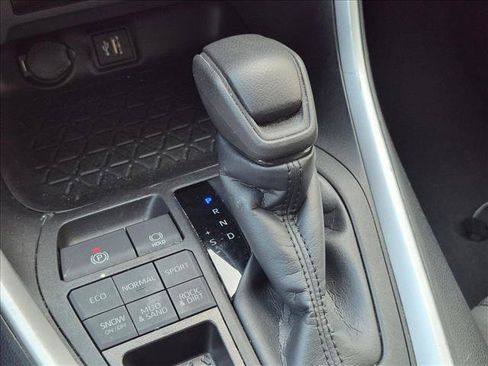 Used 2023 Toyota RAV4 LE AWD/4WD image 12