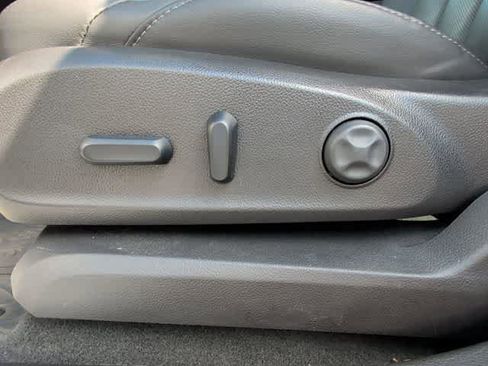 Used 2019 Buick Envision Essence w/ LPO, Road Trip Package image 15