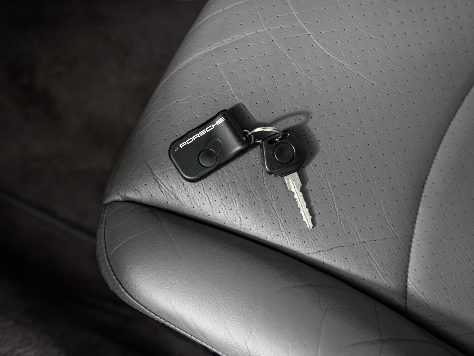 Used 1997 Porsche 911 Carrera 4S AWD/4WD image 32