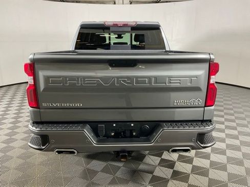 Used 2021 Chevrolet Silverado 1500 High Country w/ Technology Package image 5