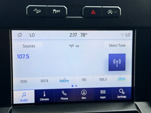 Used 2019 Ford F150 Lariat w/ Equipment Group 502A Luxury AWD/4WD image 42