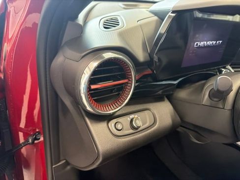 New 2026 Chevrolet Trax RS w/ Sunroof Package FWD image 18
