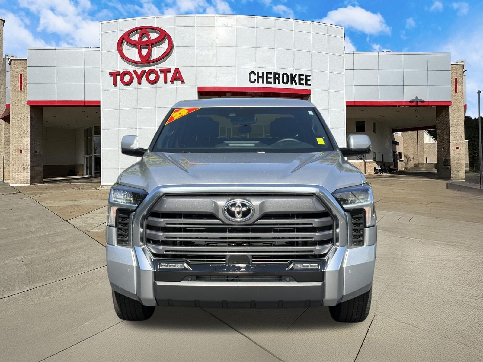 Used 2025 Toyota Tundra Limited AWD/4WD image 2