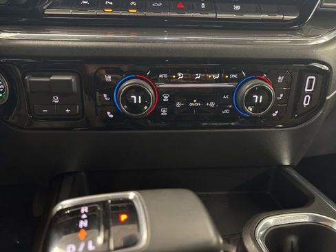 Used 2024 Chevrolet Silverado 1500 High Country w/ High Country Premium Package image 41
