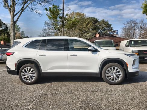 Used 2026 Buick Enclave Preferred FWD image 9