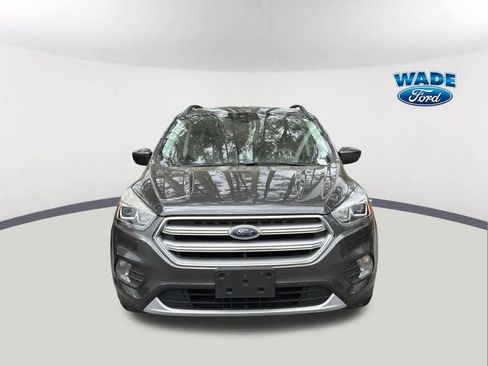 Used 2017 Ford Escape SE w/ Equipment Group 201A image 2