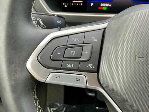 Used 2023 Volkswagen Tiguan SE image 21