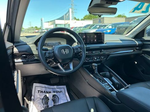 Used 2024 Honda Accord Touring image 14