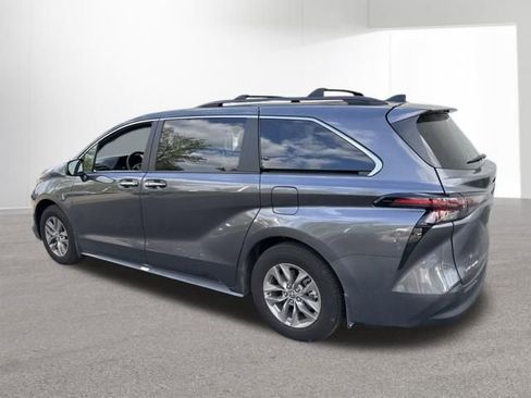 Used 2025 Toyota Sienna XLE w/ XLE Plus Package AWD/4WD image 12