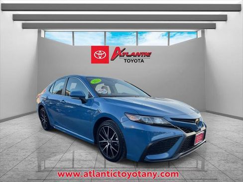 Certified 2023 Toyota Camry SE image 1