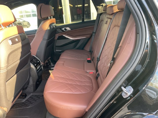 Used 2026 BMW X5 xDrive40i w/ M Sport Package AWD/4WD image 28