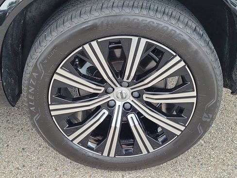 Used 2023 Volvo XC90 B5 Core AWD/4WD image 8