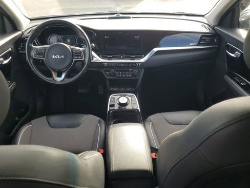 Used 2022 Kia Niro EX image 13