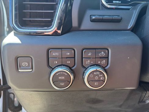 Used 2025 GMC Sierra 2500 Denali Ultimate AWD/4WD image 15