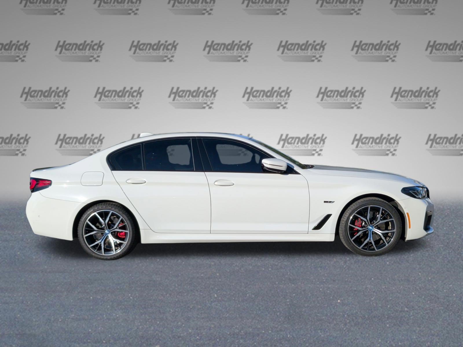 Used 2023 BMW 530e xDrive w/ Premium Package AWD/4WD image 6