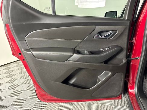 Used 2020 Chevrolet Traverse LT w/ LPO, Floor Liner Package AWD/4WD image 40