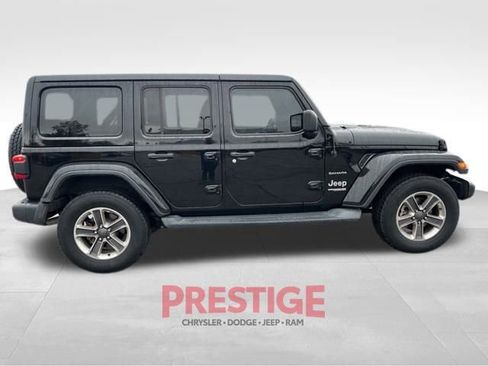 Used 2018 Jeep Wrangler Unlimited Sahara w/ Dual Top Group image 7