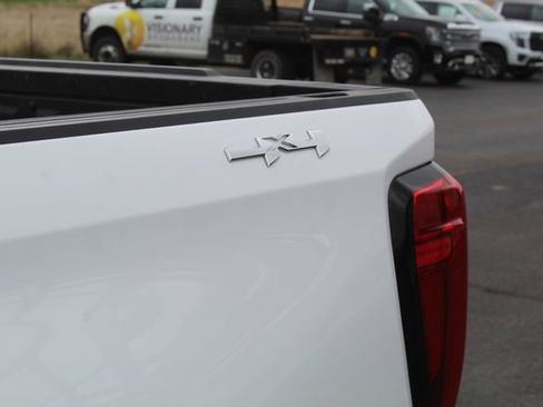 Used 2024 GMC Sierra 1500 SLT w/ SLT Premium Plus Package AWD/4WD image 16