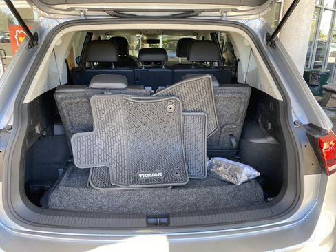 Used 2023 Volkswagen Tiguan SE FWD image 25