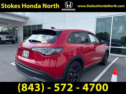 Used 2025 Honda HR-V Sport image 3