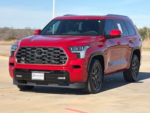 Used 2025 Toyota Sequoia Platinum image 3