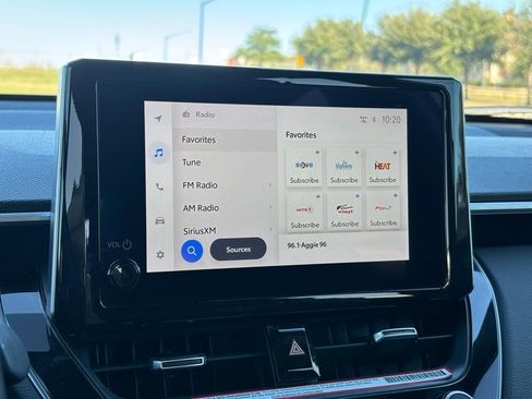 Used 2023 Toyota Corolla Cross XSE image 19