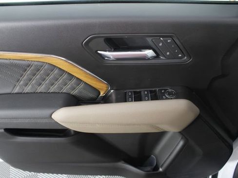 New 2026 GMC Canyon Denali image 13