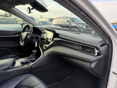 Used 2022 Toyota Camry SE image 21