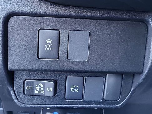 Used 2022 Toyota Tacoma SR AWD/4WD image 29