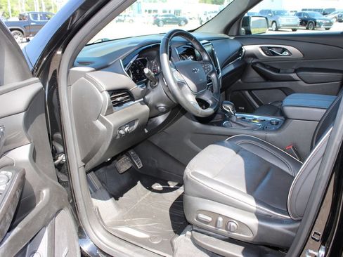 Used 2023 Chevrolet Traverse Premier w/ Redline Edition AWD/4WD image 14
