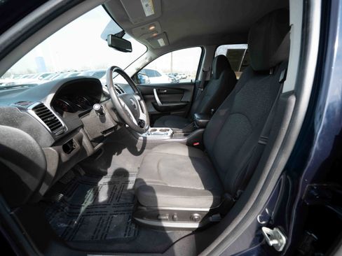 Used 2011 GMC Acadia SLE image 9