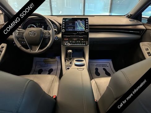 Used 2022 Toyota Avalon Limited w/ Advanced Safety Package FWD image 9